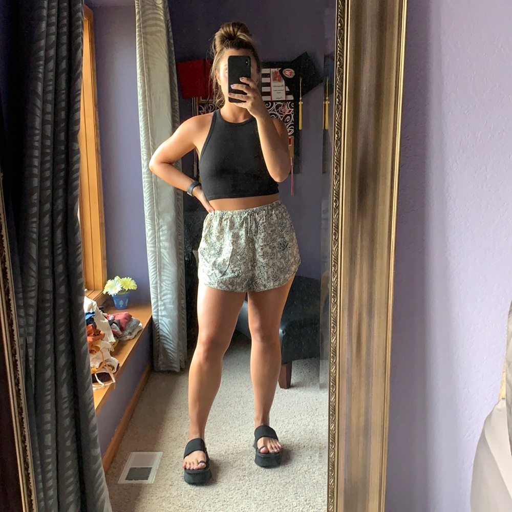Abercrombie & Fitch Flowy Shorts